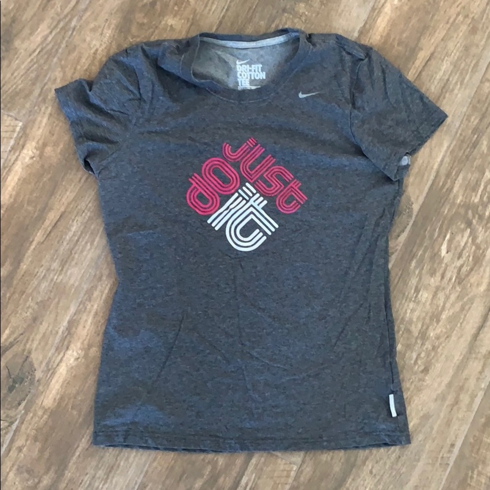 NIKE DRI FIT TEE SIZE LARGE